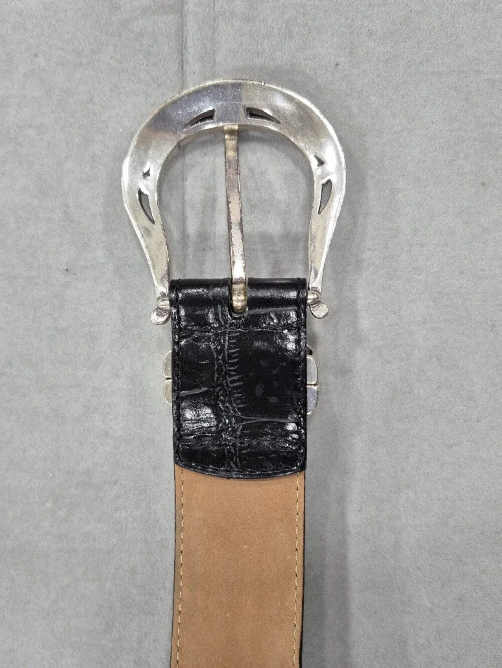 Brighton belt women's Lg/34 black leather croc embossed silver buckle and tip